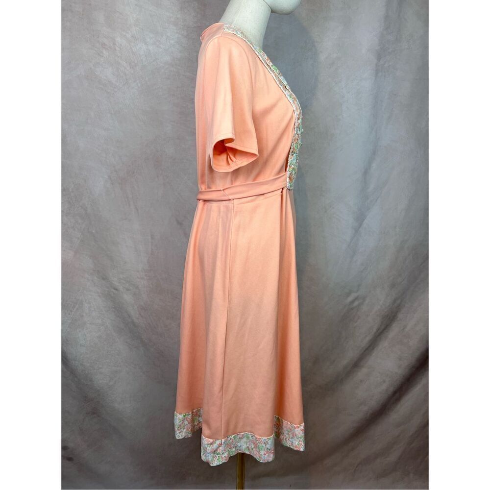 Vintage 1970s Peach Floral Plus Size Dress Size XL - Picture 9 of 10
